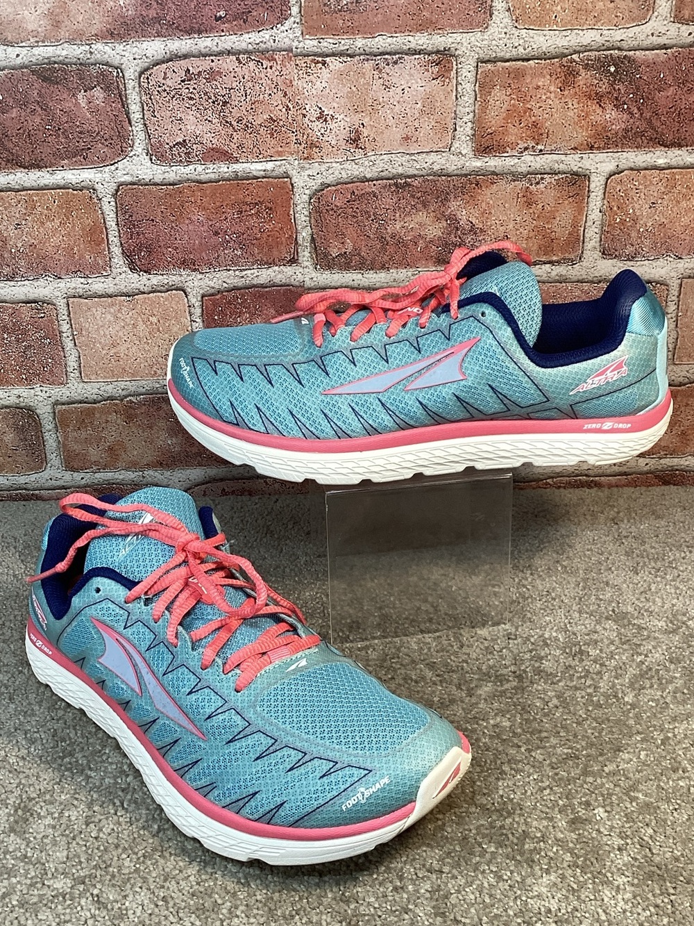 Altra One V3 womens running shoes sneakers size 10